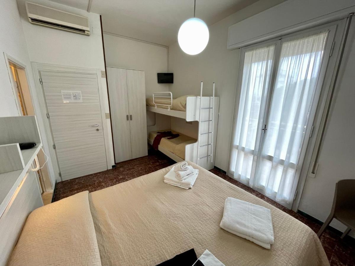 Hotel Napoleon Riccione Luaran gambar
