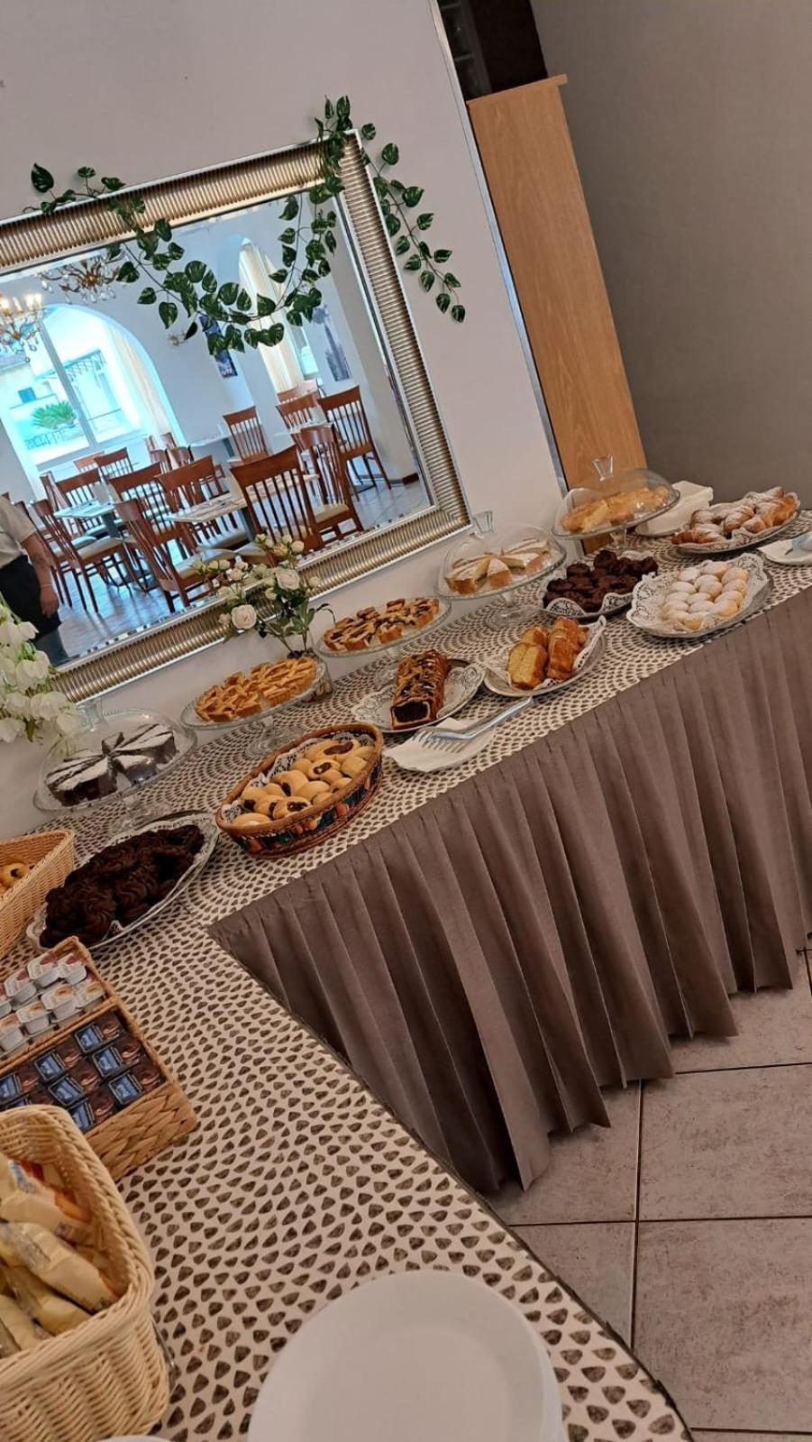 Hotel Napoleon Riccione Luaran gambar