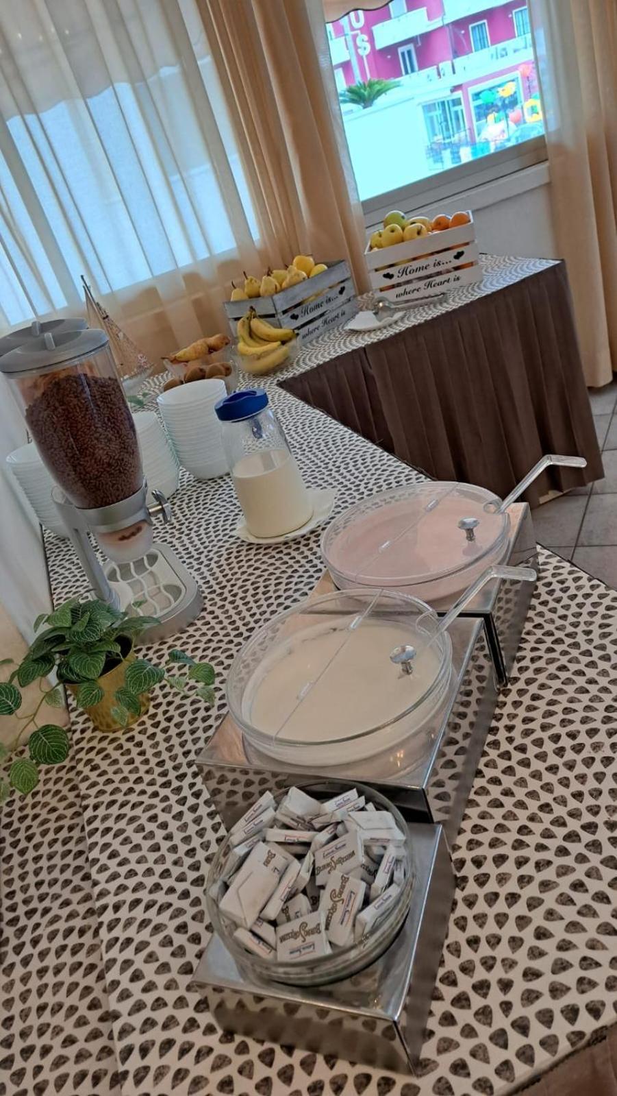 Hotel Napoleon Riccione Luaran gambar