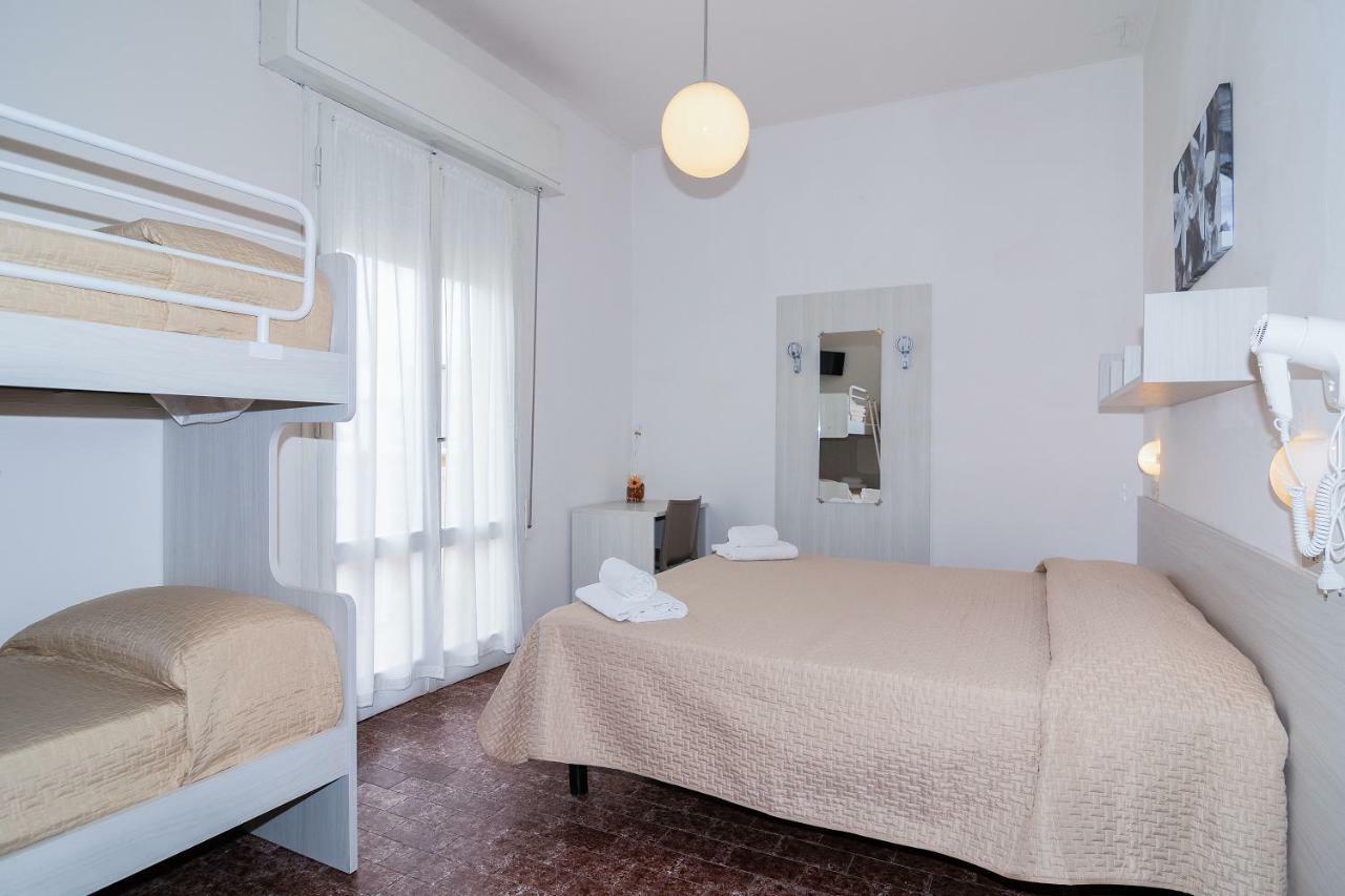 Hotel Napoleon Riccione Luaran gambar