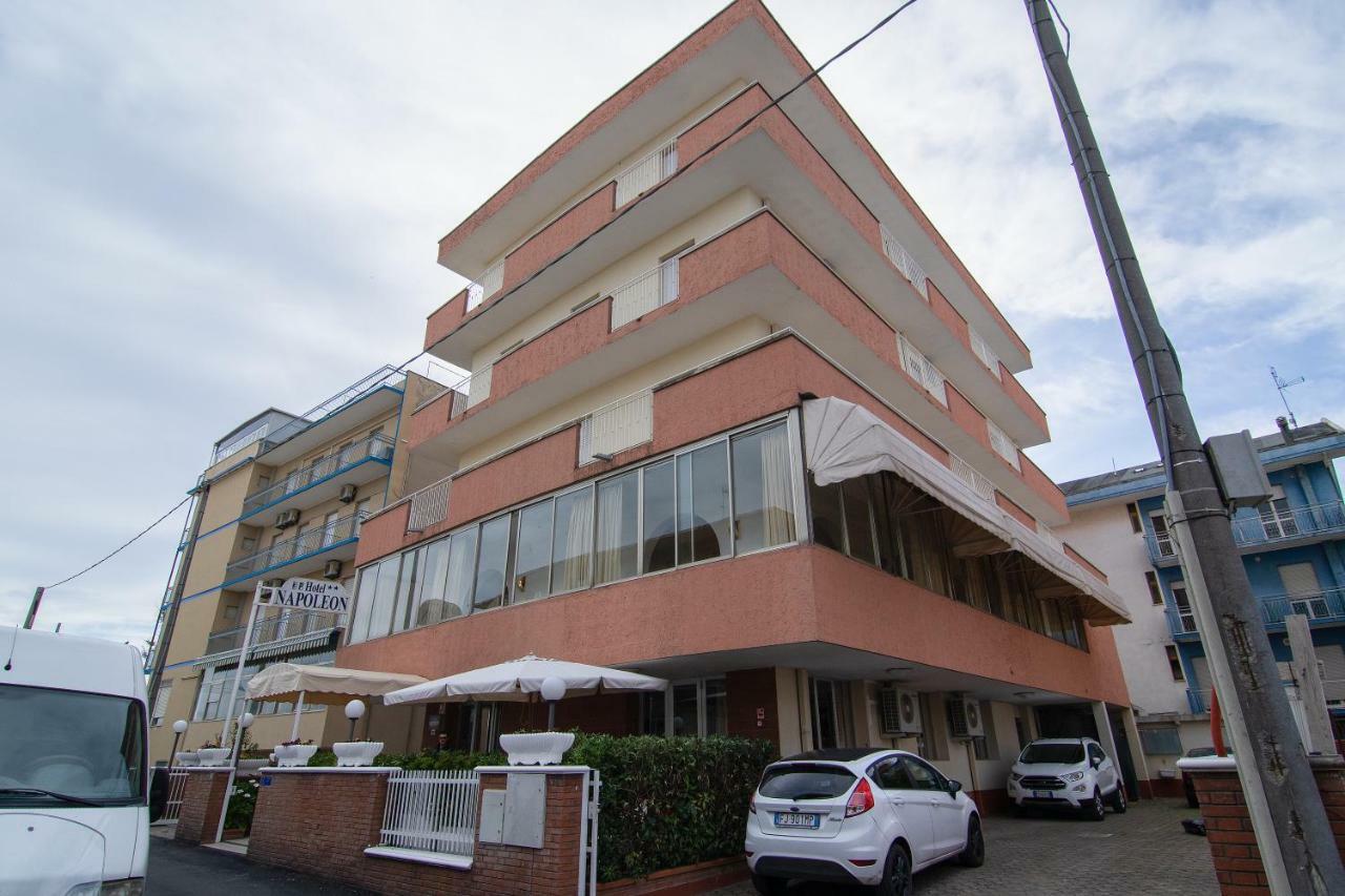 Hotel Napoleon Riccione Luaran gambar