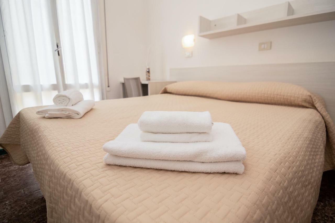 Hotel Napoleon Riccione Luaran gambar