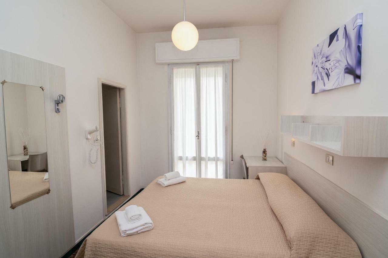 Hotel Napoleon Riccione Luaran gambar